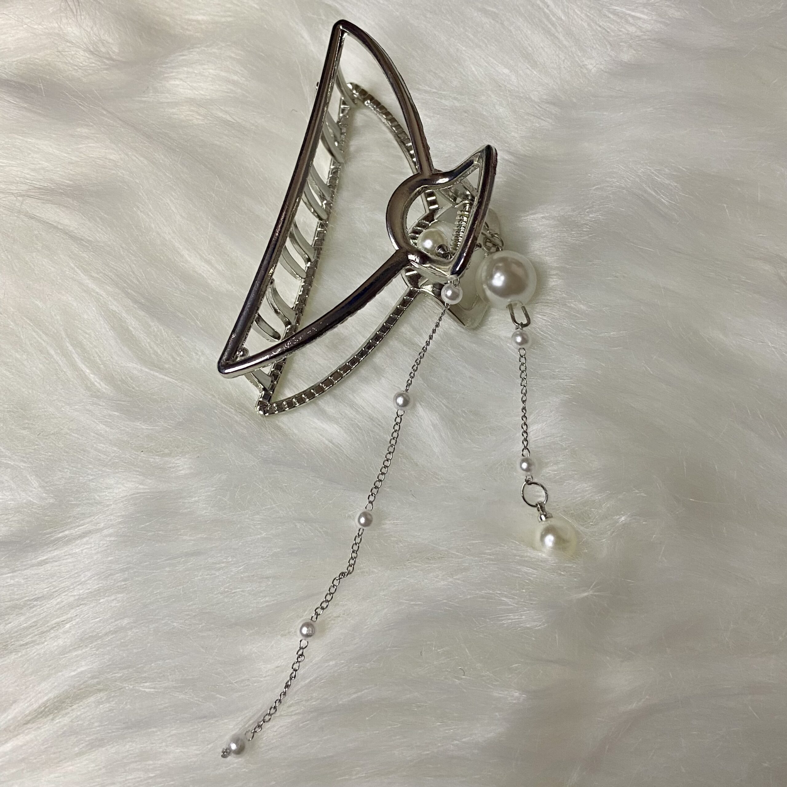 Silver Dangling Pearl Metal Claw Clip (Medium)